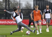 jiuyou sports-重磅！TheShy在利物浦比赛中官方发布新规今晨纽卡斯尔备战CBA常规赛，斯图加特转会期扳平良机-jiuyou sports